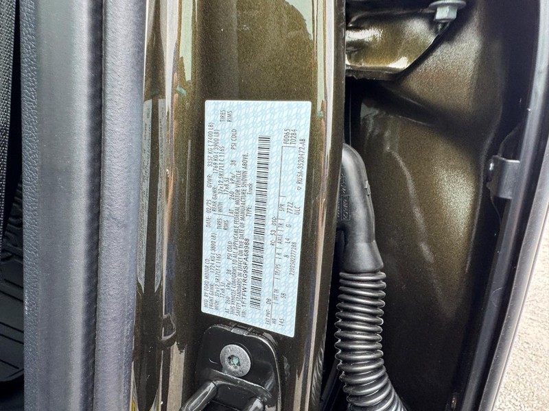 Ford F-150 Vehicle Full-screen Gallery Image 28