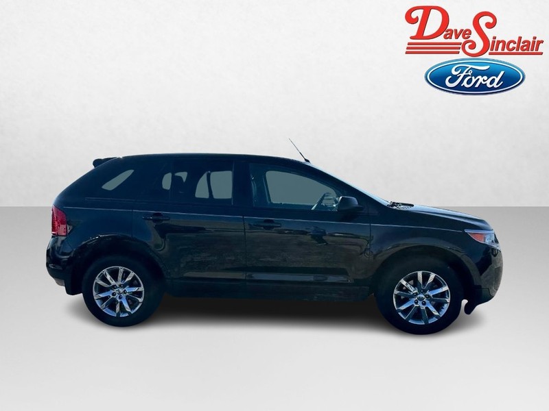 Ford Edge Vehicle Full-screen Gallery Image 05