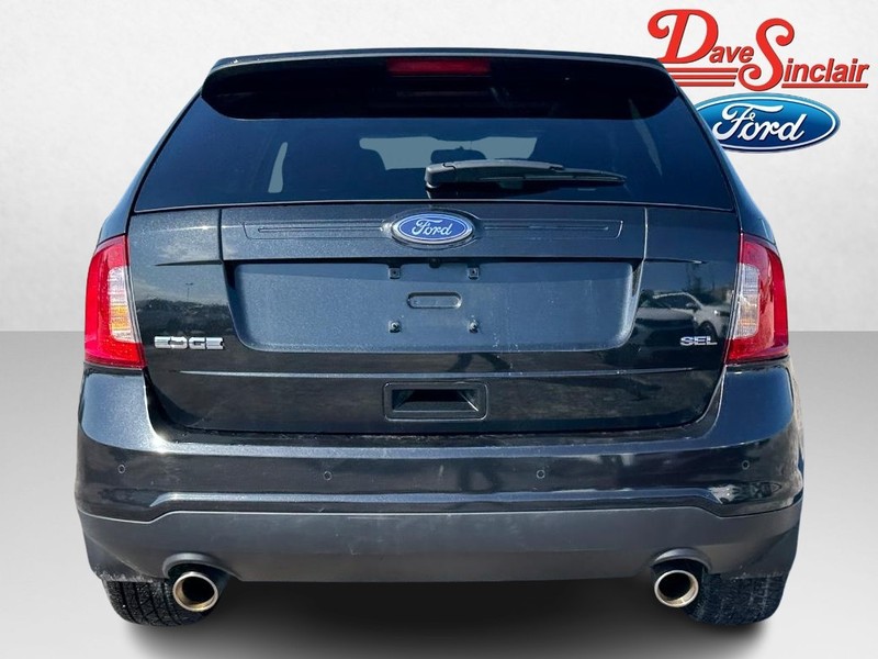 Ford Edge Vehicle Full-screen Gallery Image 08