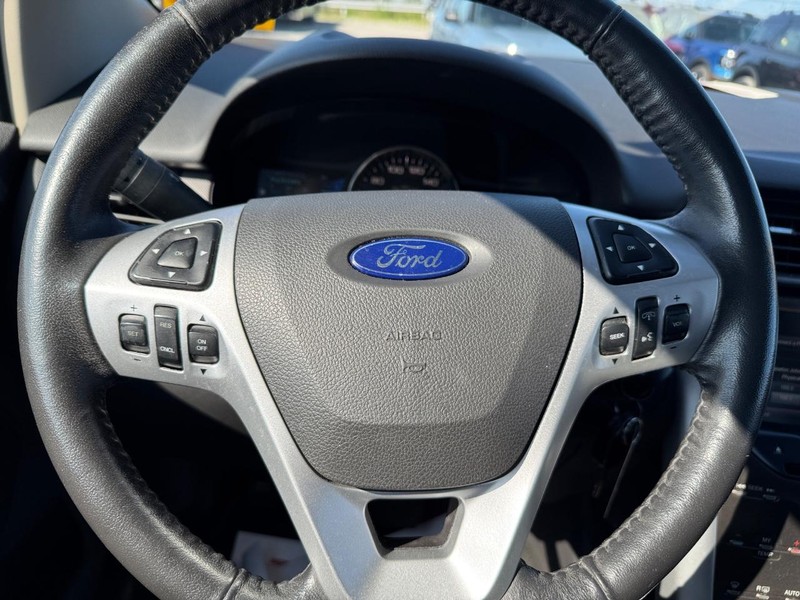 Ford Edge Vehicle Full-screen Gallery Image 20
