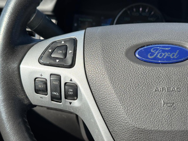 Ford Edge Vehicle Full-screen Gallery Image 21