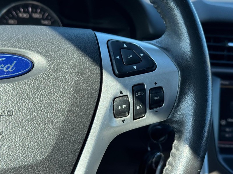 Ford Edge Vehicle Full-screen Gallery Image 22