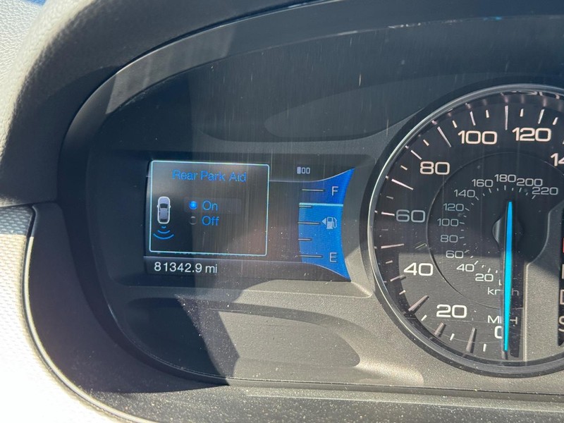 Ford Edge Vehicle Full-screen Gallery Image 24