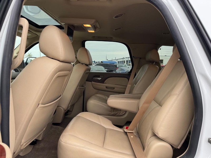 Chevrolet Tahoe Vehicle Full-screen Gallery Image 12