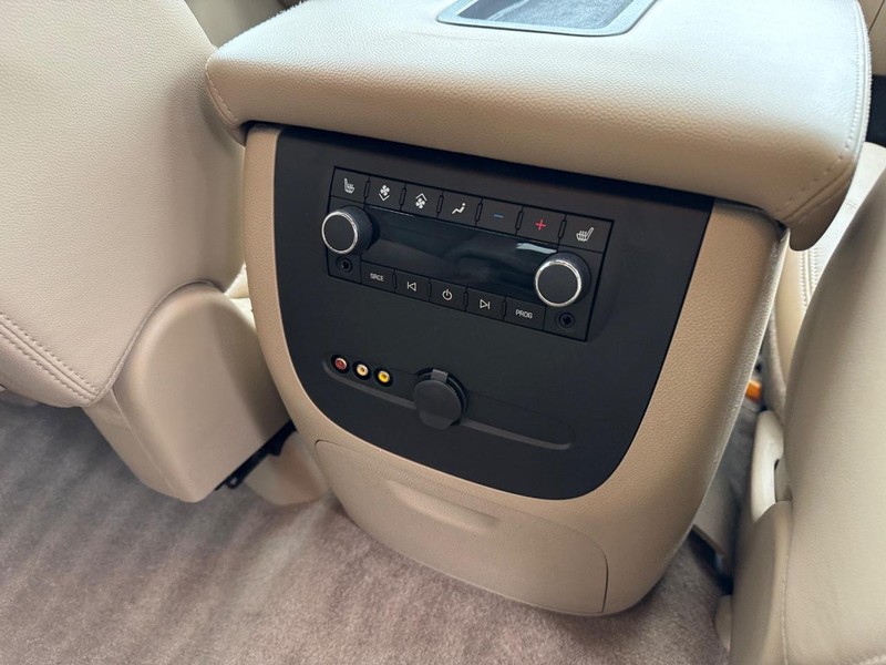 Chevrolet Tahoe Vehicle Full-screen Gallery Image 17