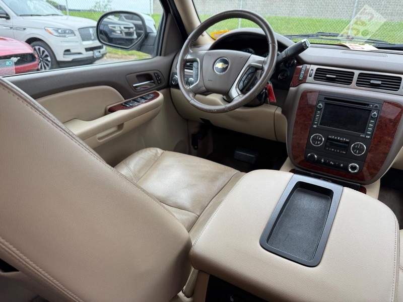 Chevrolet Tahoe Vehicle Full-screen Gallery Image 18