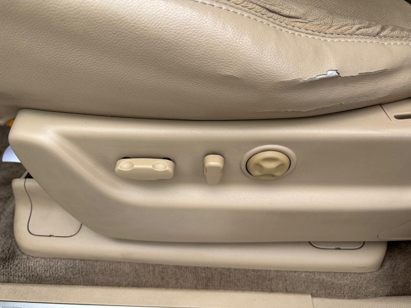 Chevrolet Tahoe Vehicle Full-screen Gallery Image 21