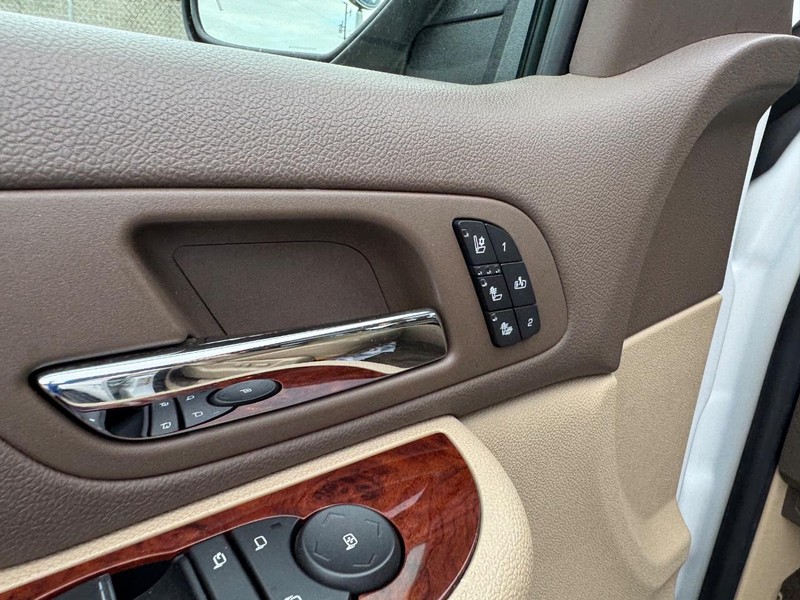 Chevrolet Tahoe Vehicle Full-screen Gallery Image 23