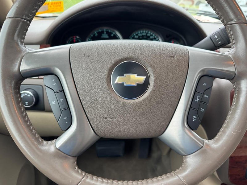 Chevrolet Tahoe Vehicle Full-screen Gallery Image 24
