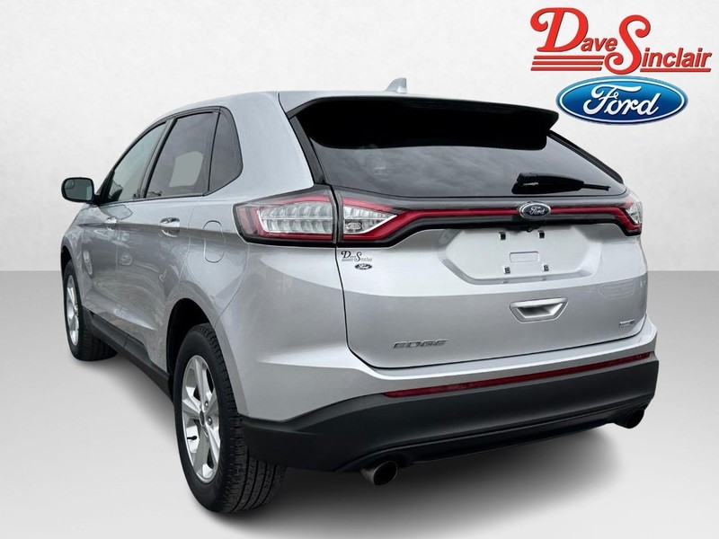 Ford Edge Vehicle Full-screen Gallery Image 09