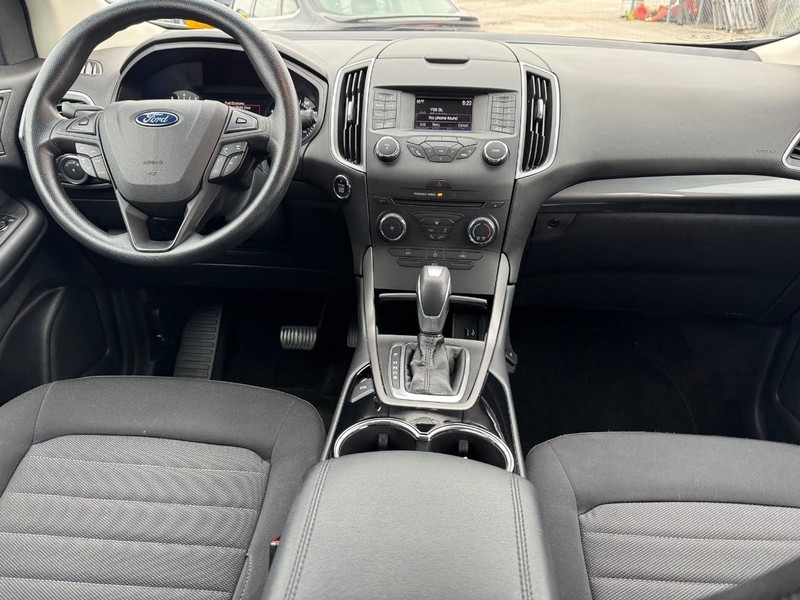 Ford Edge Vehicle Full-screen Gallery Image 15