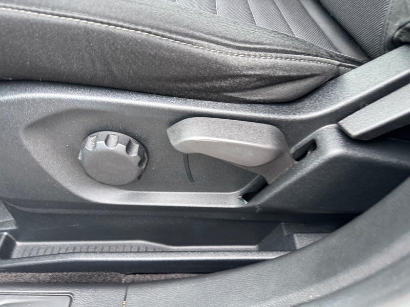 Ford Edge Vehicle Full-screen Gallery Image 17