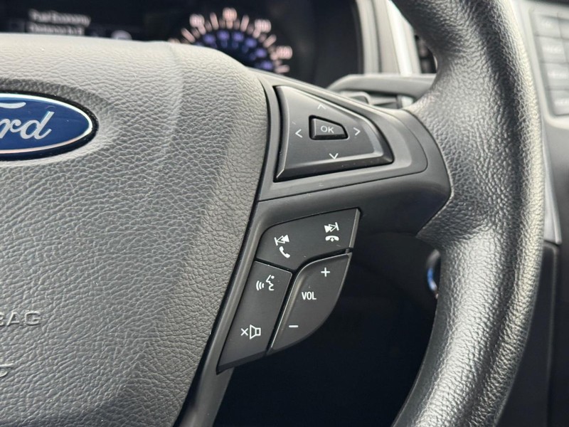 Ford Edge Vehicle Full-screen Gallery Image 21
