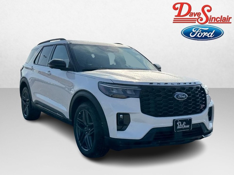 Ford Explorer Vehicle Full-screen Gallery Image 04