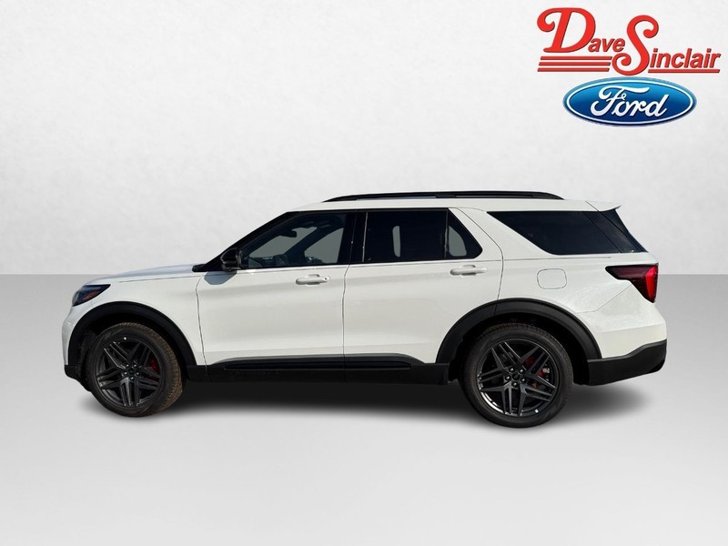 Ford Explorer Vehicle Full-screen Gallery Image 10