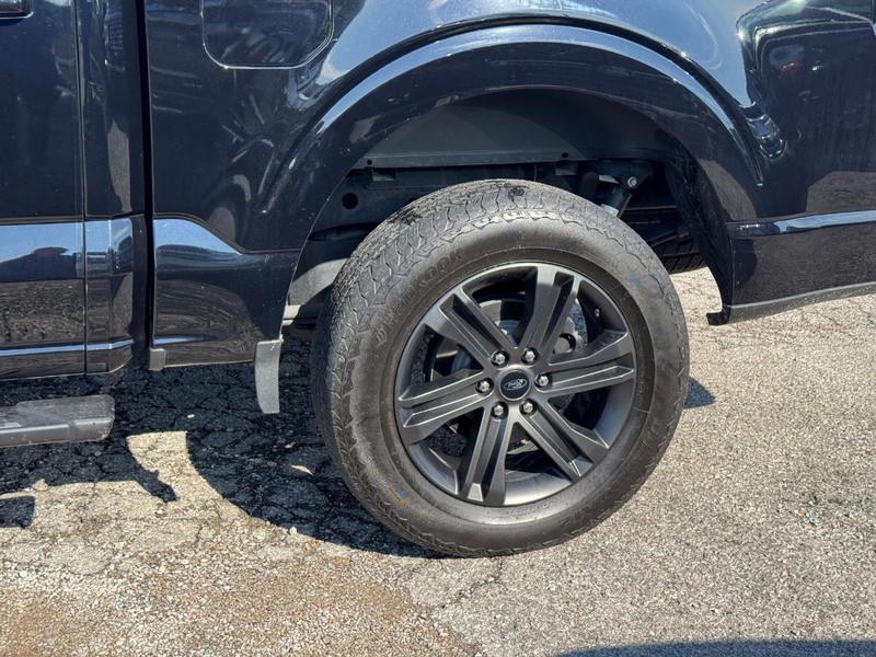 Ford F-150 Vehicle Full-screen Gallery Image 11