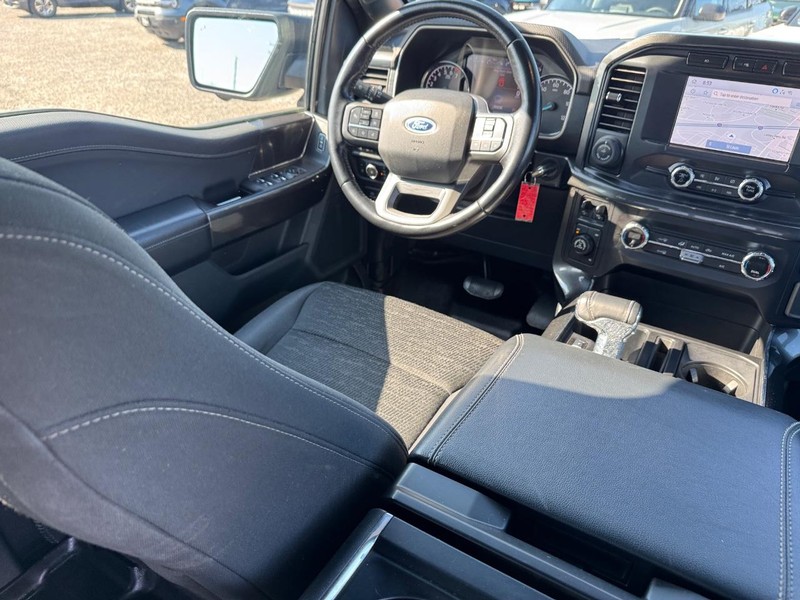 Ford F-150 Vehicle Full-screen Gallery Image 14