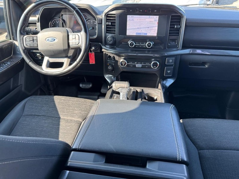 Ford F-150 Vehicle Full-screen Gallery Image 15