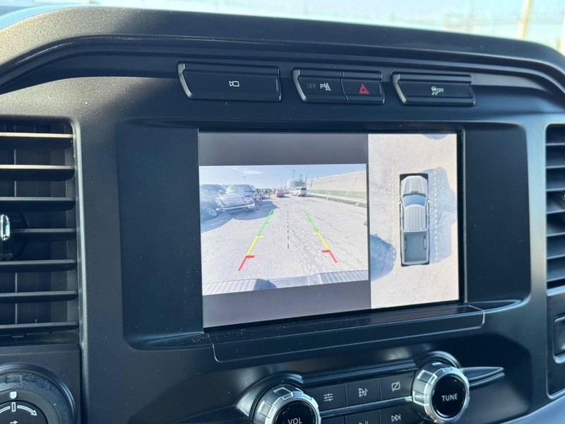 Ford F-150 Vehicle Full-screen Gallery Image 24