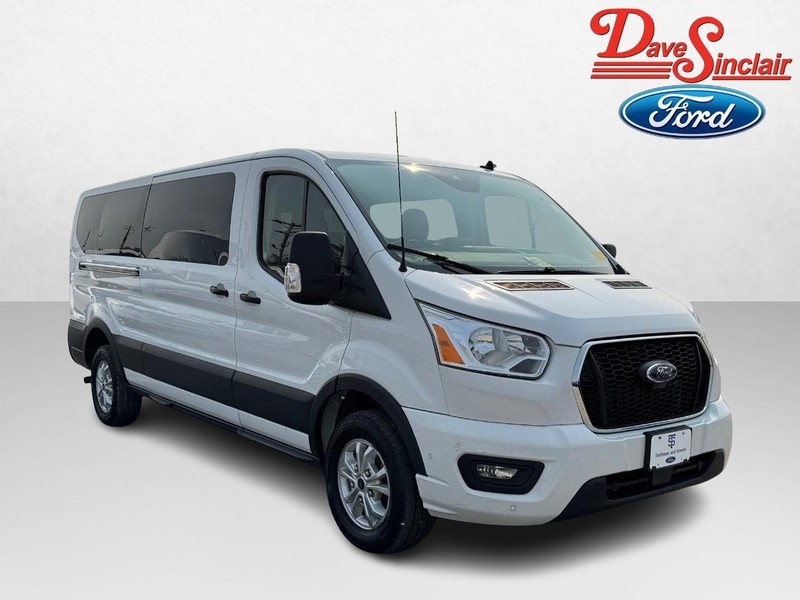 Ford Transit Passenger Wagon Vehicle Full-screen Gallery Image 04