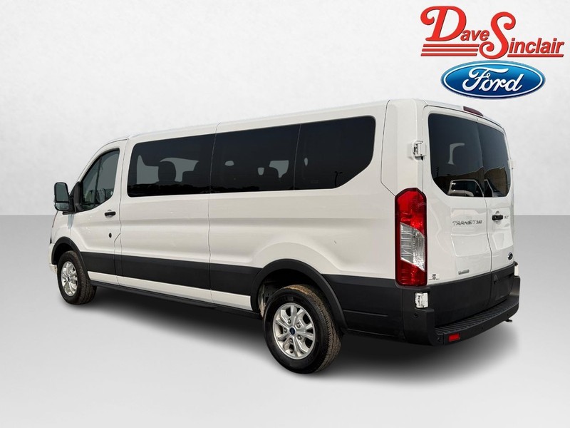 Ford Transit Passenger Wagon Vehicle Full-screen Gallery Image 09