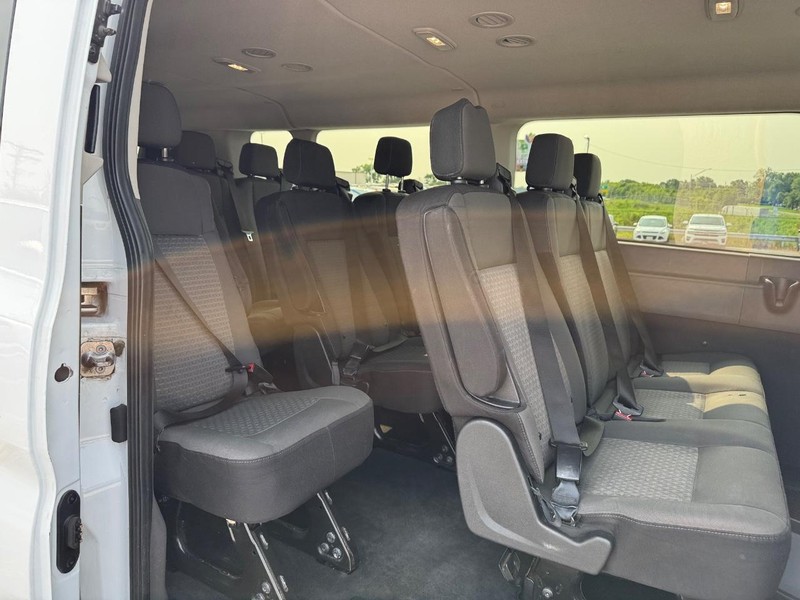 Ford Transit Passenger Wagon Vehicle Full-screen Gallery Image 13