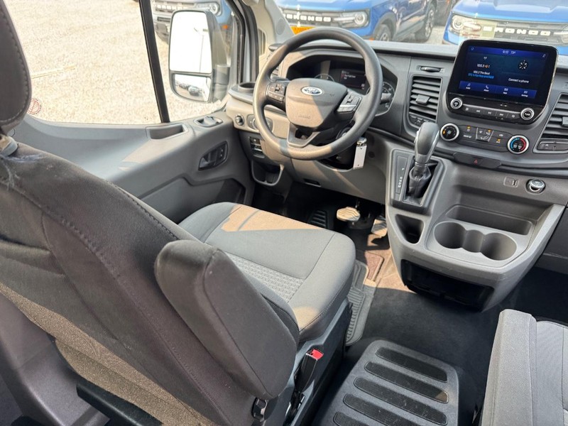 Ford Transit Passenger Wagon Vehicle Full-screen Gallery Image 14