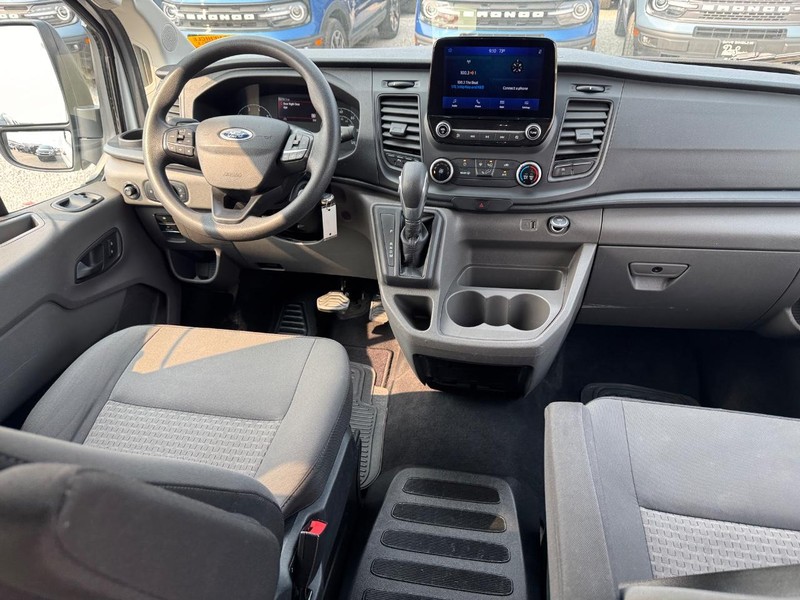 Ford Transit Passenger Wagon Vehicle Full-screen Gallery Image 15