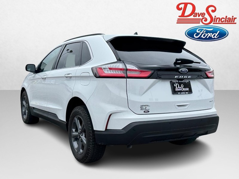 Ford Edge Vehicle Full-screen Gallery Image 09