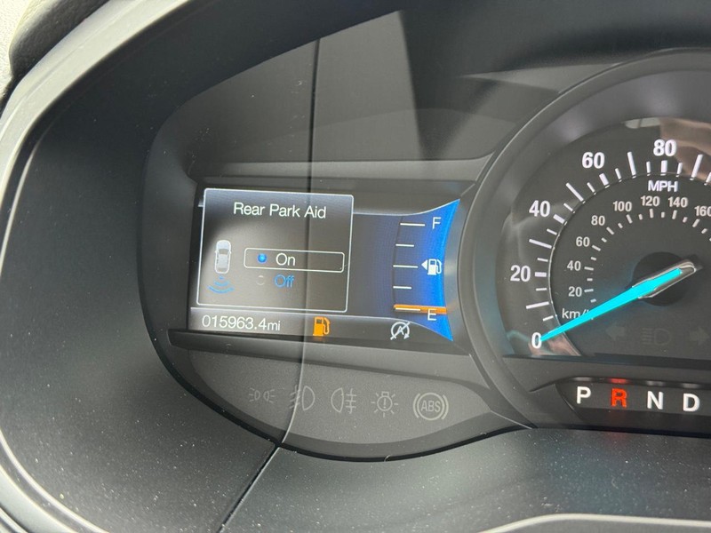 Ford Edge Vehicle Full-screen Gallery Image 24