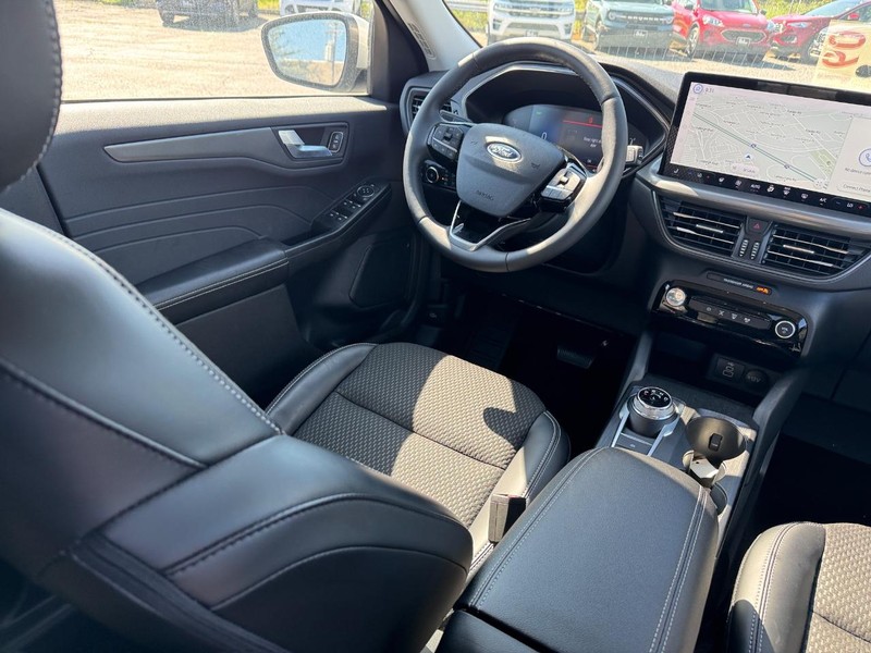 Ford Escape Vehicle Full-screen Gallery Image 14