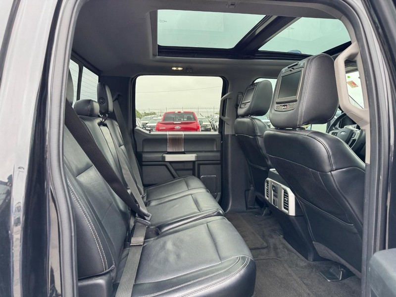 Ford F-150 Vehicle Full-screen Gallery Image 14