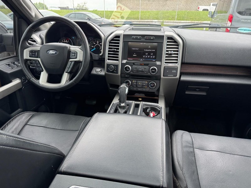 Ford F-150 Vehicle Full-screen Gallery Image 17
