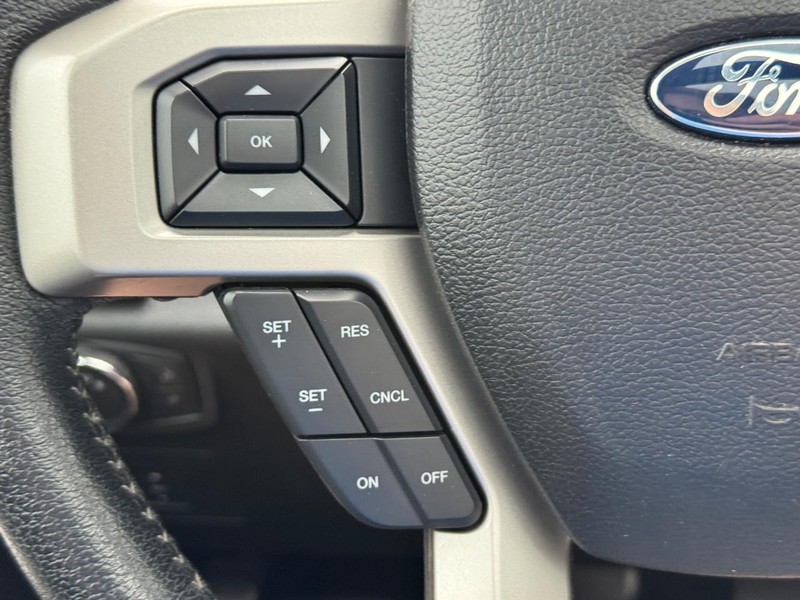 Ford F-150 Vehicle Full-screen Gallery Image 23
