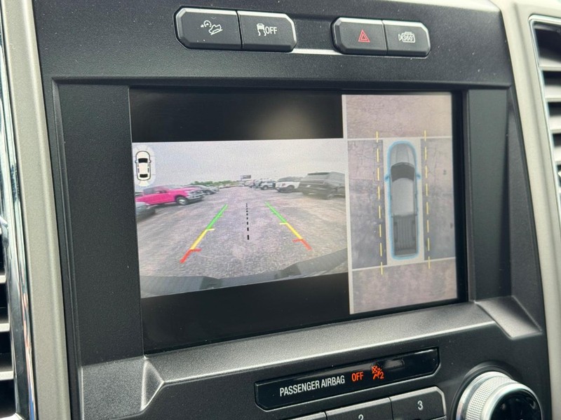 Ford F-150 Vehicle Full-screen Gallery Image 26
