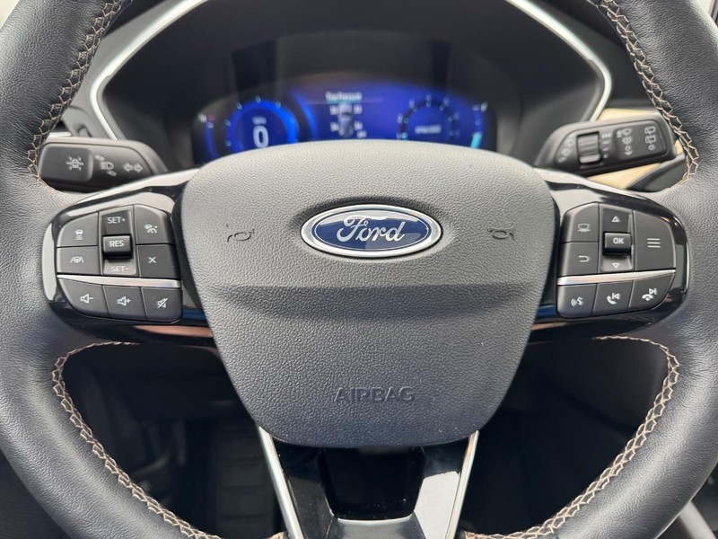 Ford Escape Vehicle Full-screen Gallery Image 21