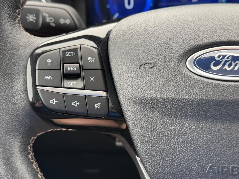 Ford Escape Vehicle Full-screen Gallery Image 22
