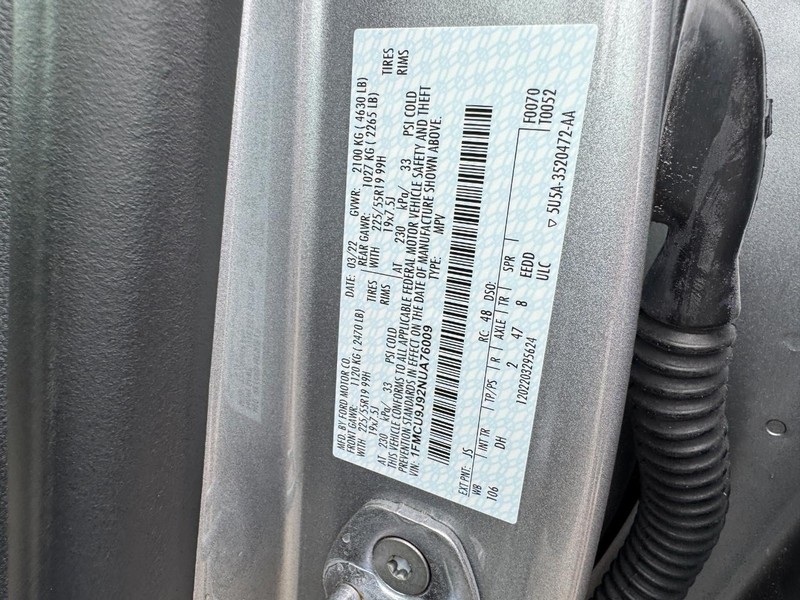 Ford Escape Vehicle Full-screen Gallery Image 28