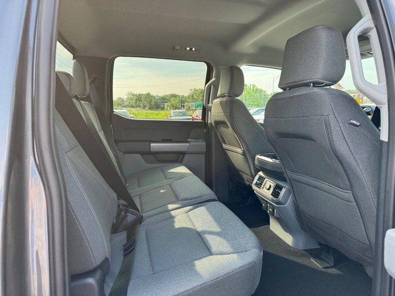 Ford F-150 Vehicle Full-screen Gallery Image 14