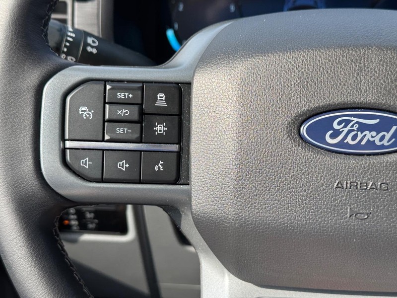 Ford F-150 Vehicle Full-screen Gallery Image 21