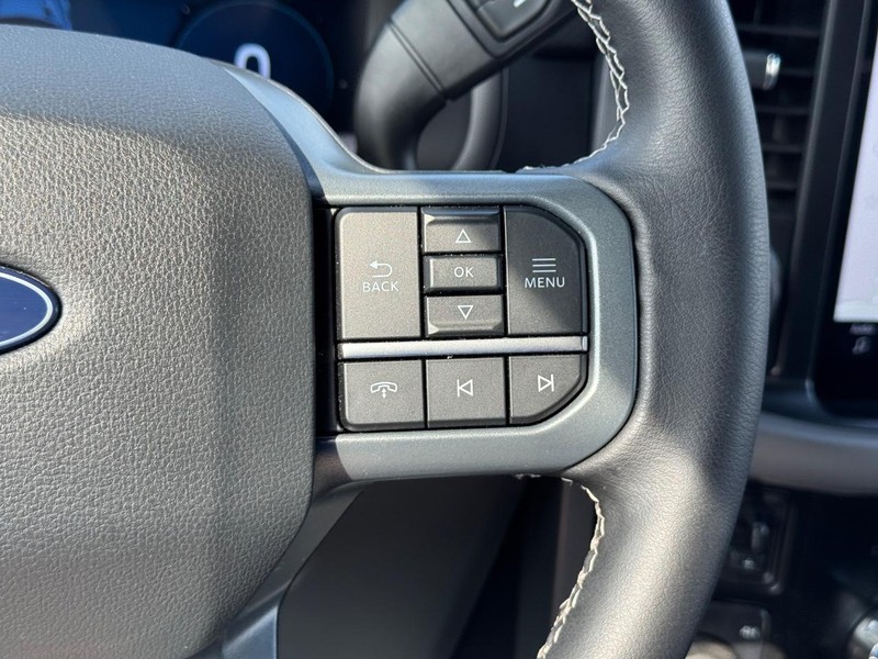 Ford F-150 Vehicle Full-screen Gallery Image 22