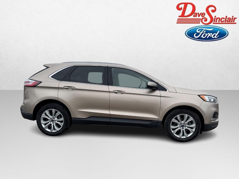Ford Edge Vehicle Full-screen Gallery Image 05