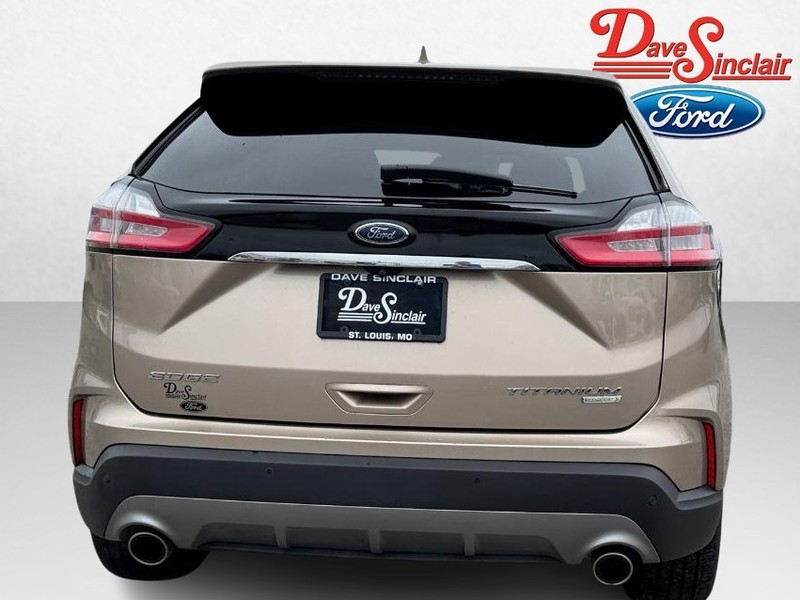 Ford Edge Vehicle Full-screen Gallery Image 08