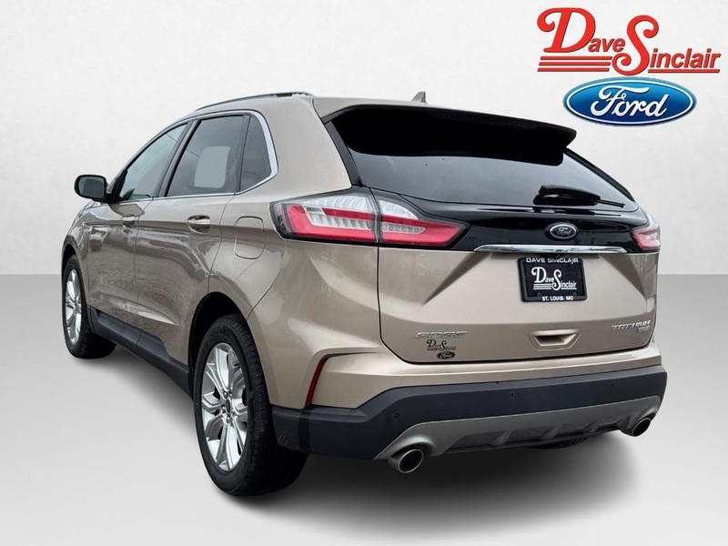 Ford Edge Vehicle Full-screen Gallery Image 09