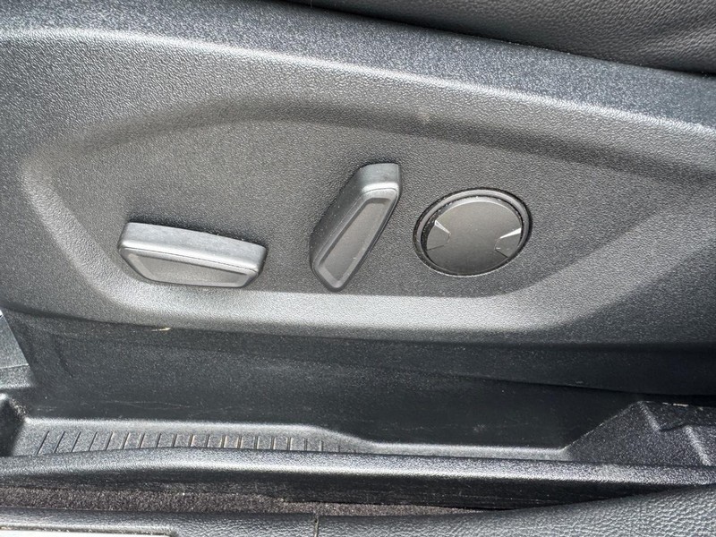 Ford Edge Vehicle Full-screen Gallery Image 18