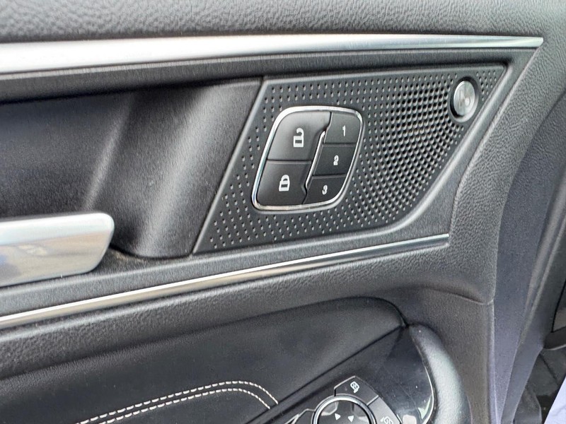 Ford Edge Vehicle Full-screen Gallery Image 20