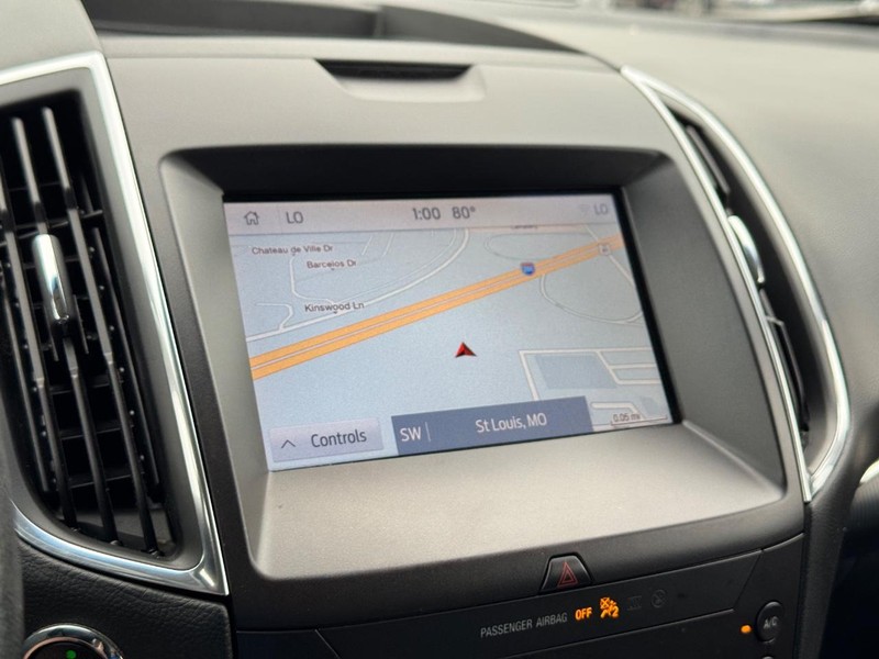Ford Edge Vehicle Full-screen Gallery Image 24