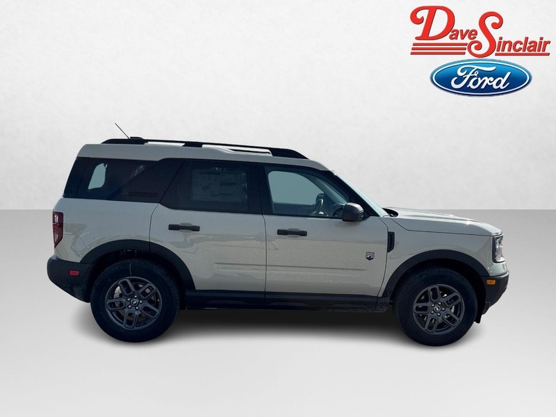 Ford Bronco Sport Vehicle Full-screen Gallery Image 05