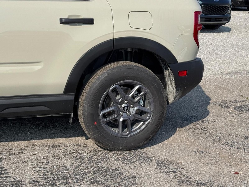 Ford Bronco Sport Vehicle Full-screen Gallery Image 11