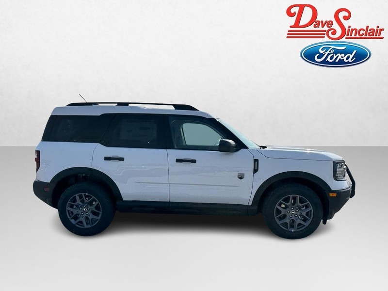 Ford Bronco Sport Vehicle Full-screen Gallery Image 05